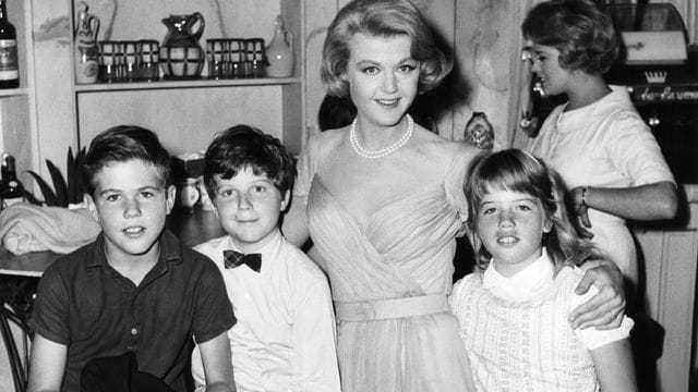 Let's Find Out Who Are Angela Lansbury's Kids?
