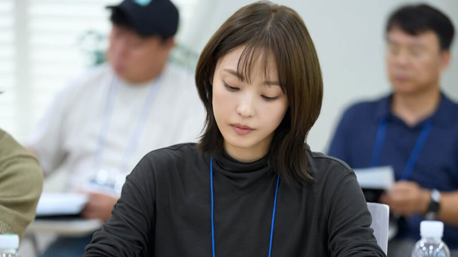 Lee You Mi as Hui Su in As You Stood By